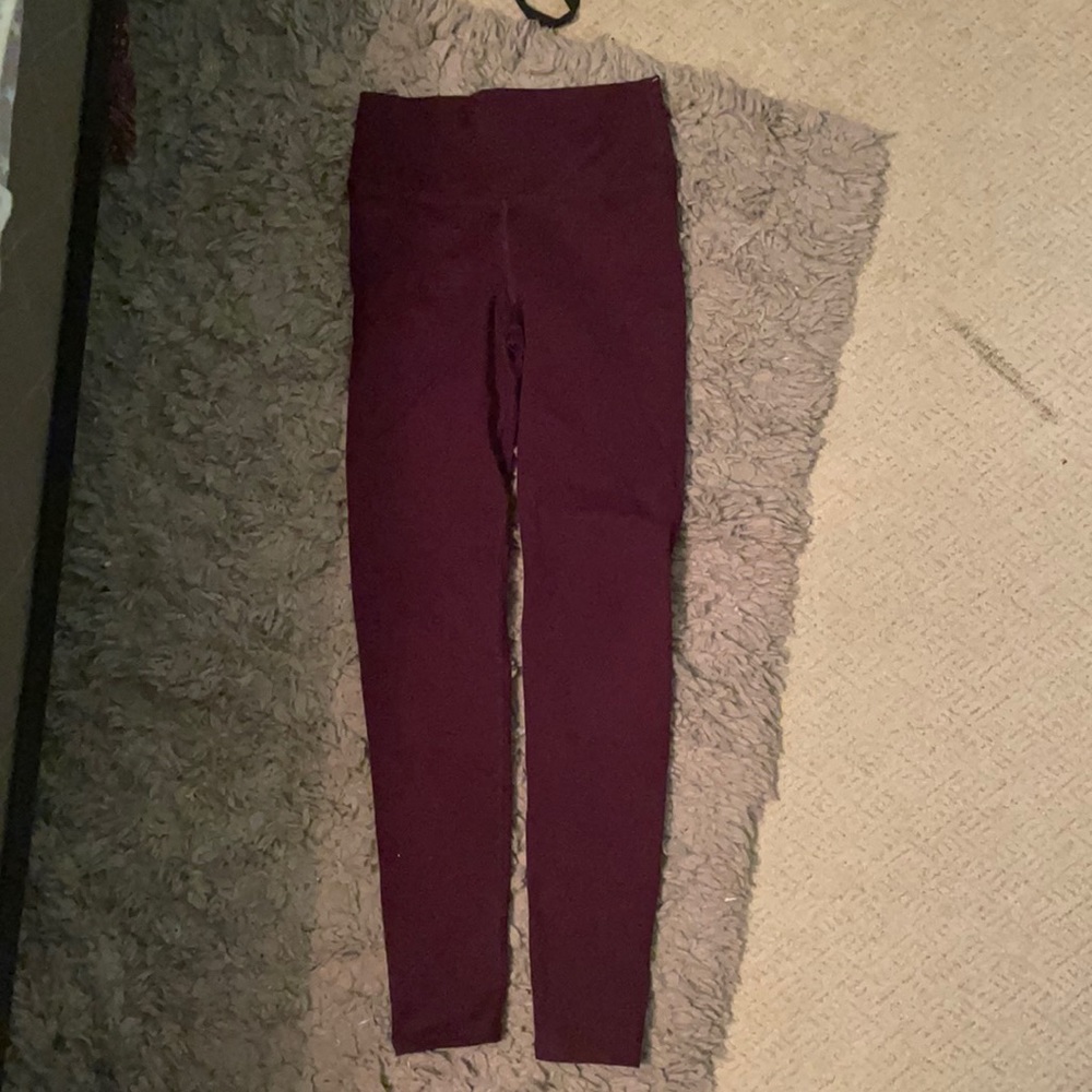 maroon fabletics leggings